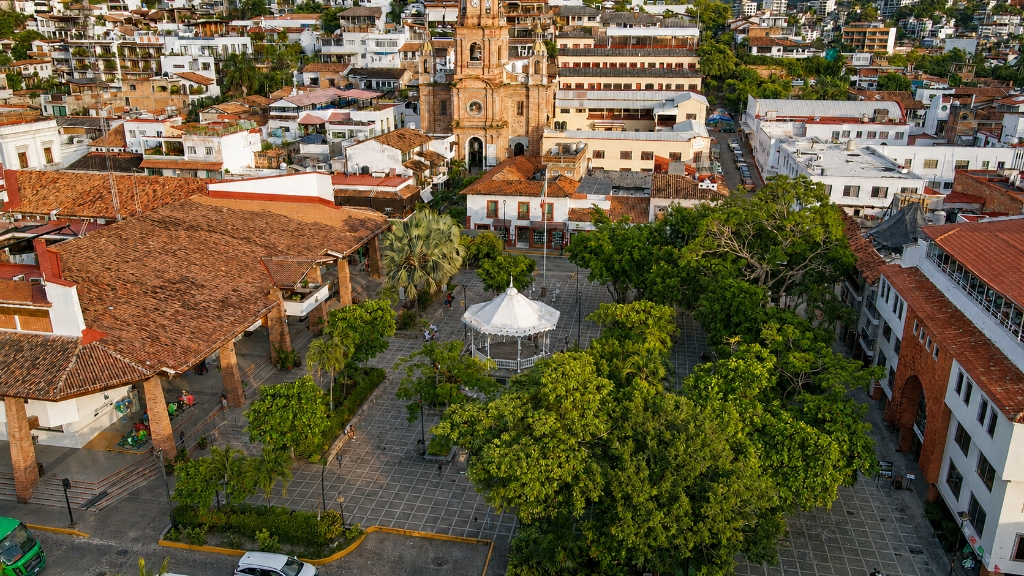 Plaza de Armas (Main Square & Gazebo)