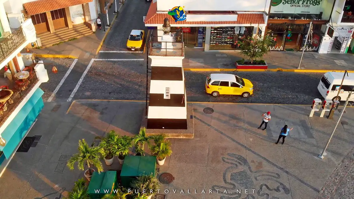 Vallarta Malecon Lighthouse/Beacon